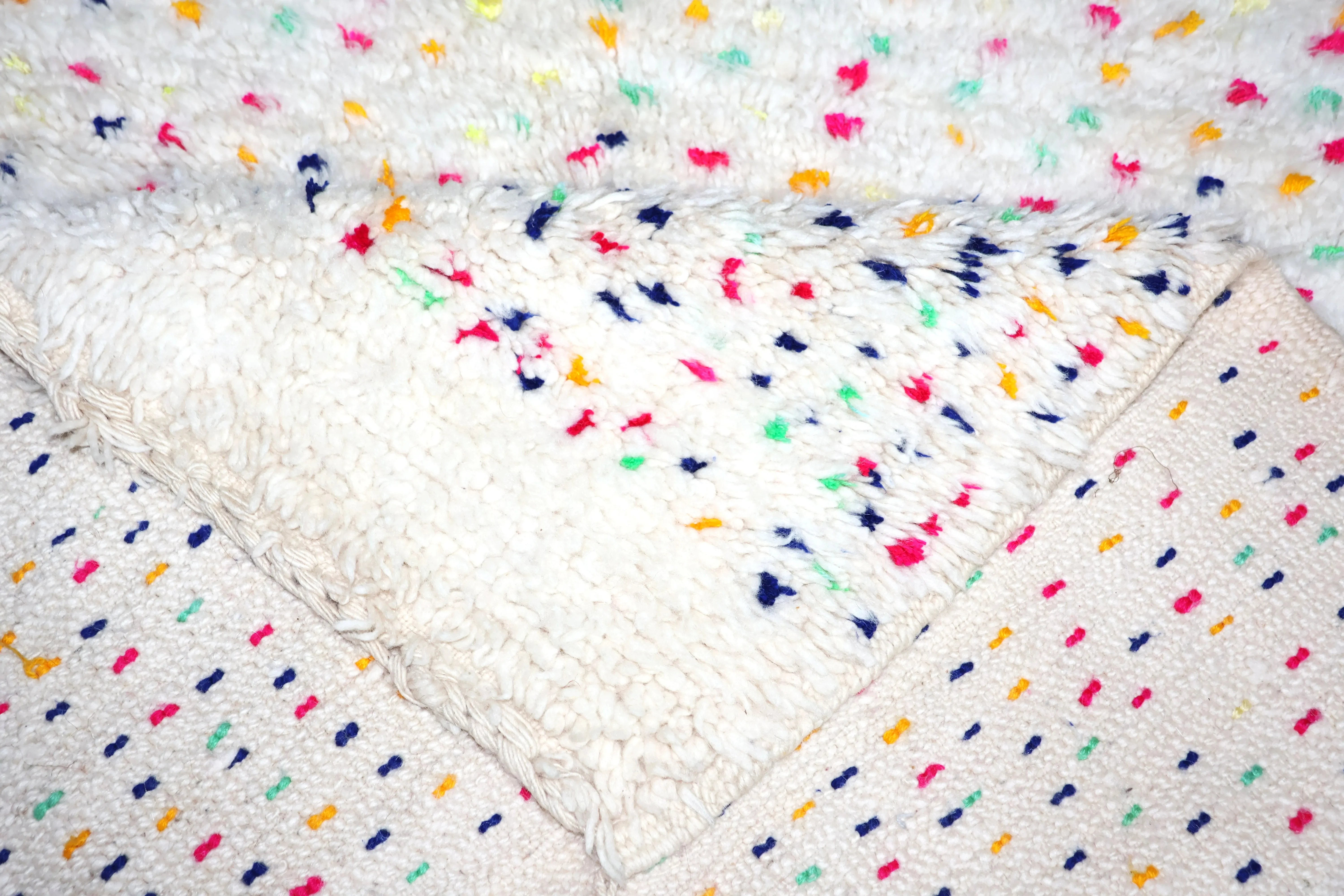 Tapis berbère Boujaad — Pluie de Confettis vue 3