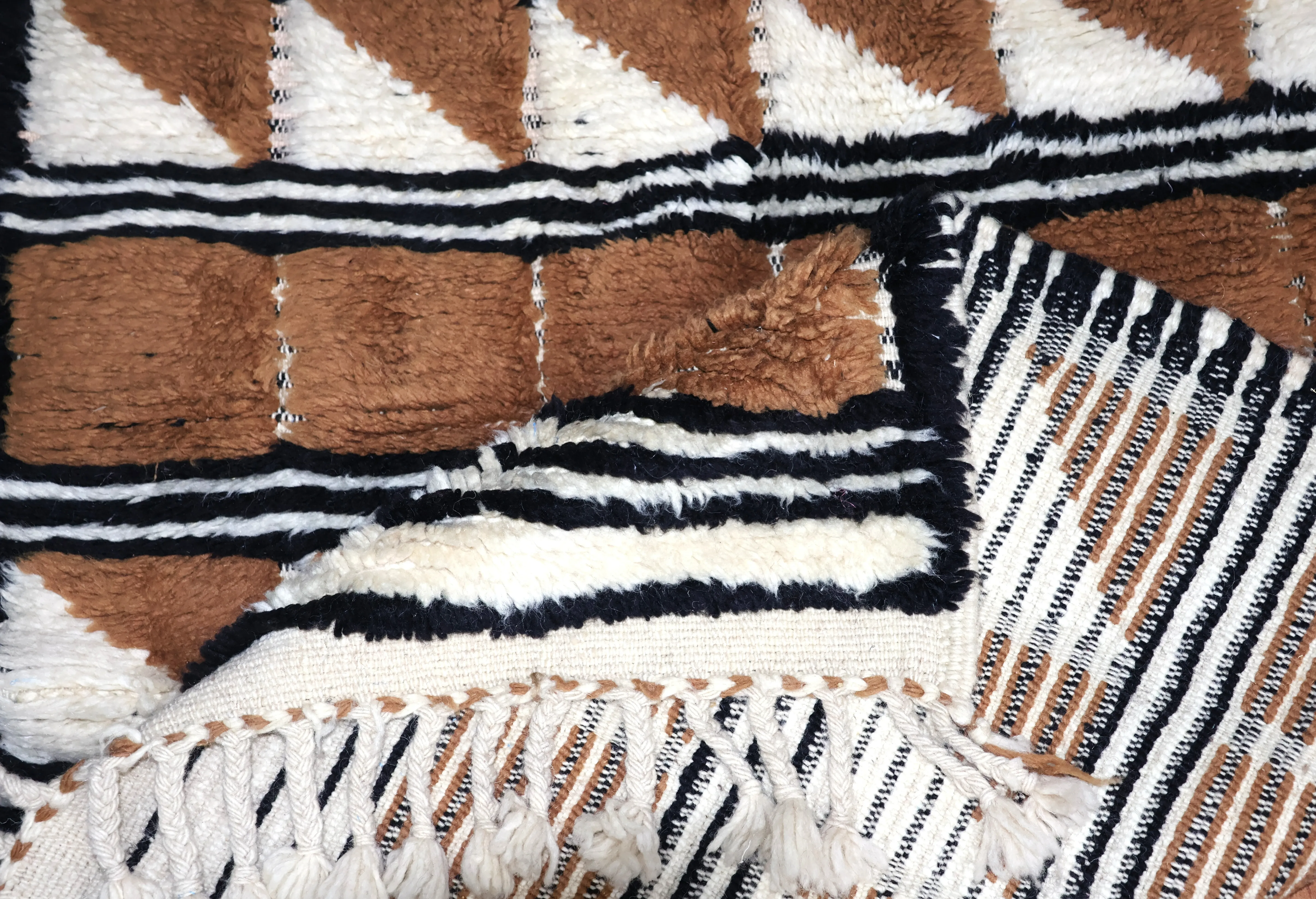 Tapis berbère Mrirt — Damier Cannelle vue 3